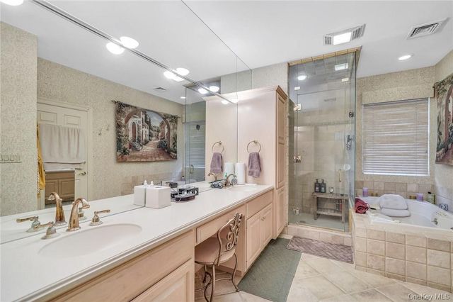 49 Woodcrest Drive, Hopewell Junction, NY 12533