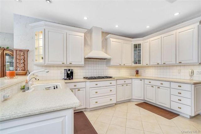 49 Woodcrest Drive, Hopewell Junction, NY 12533