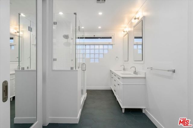 645 N Sierra Bonita Avenue, Los Angeles, CA 90036