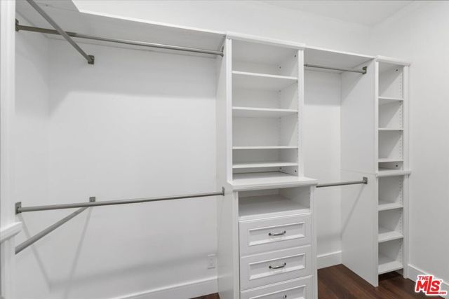 645 N Sierra Bonita Avenue, Los Angeles, CA 90036