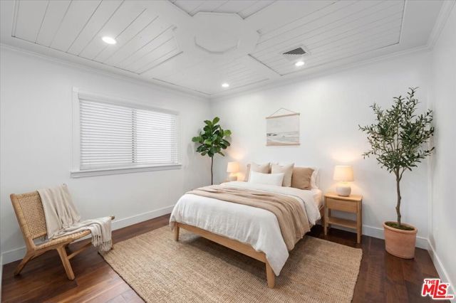 645 N Sierra Bonita Avenue, Los Angeles, CA 90036