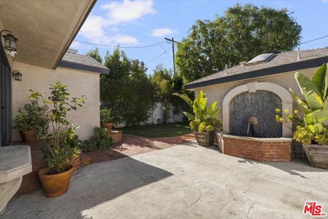 645 N Sierra Bonita Avenue, Los Angeles, CA 90036