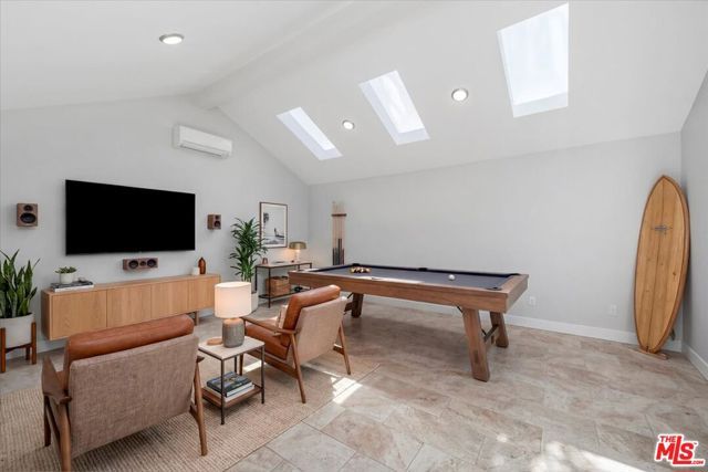 645 N Sierra Bonita Avenue, Los Angeles, CA 90036