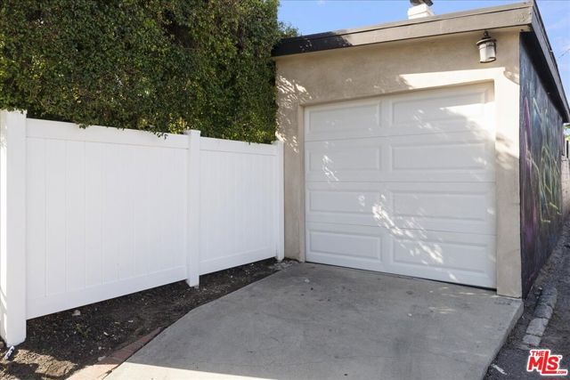 645 N Sierra Bonita Avenue, Los Angeles, CA 90036