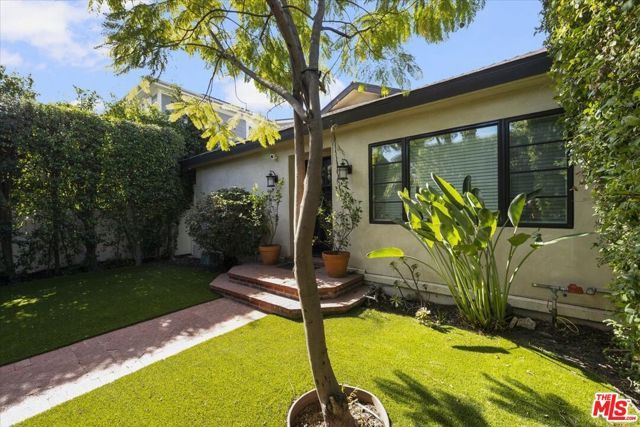 645 N Sierra Bonita Avenue, Los Angeles, CA 90036