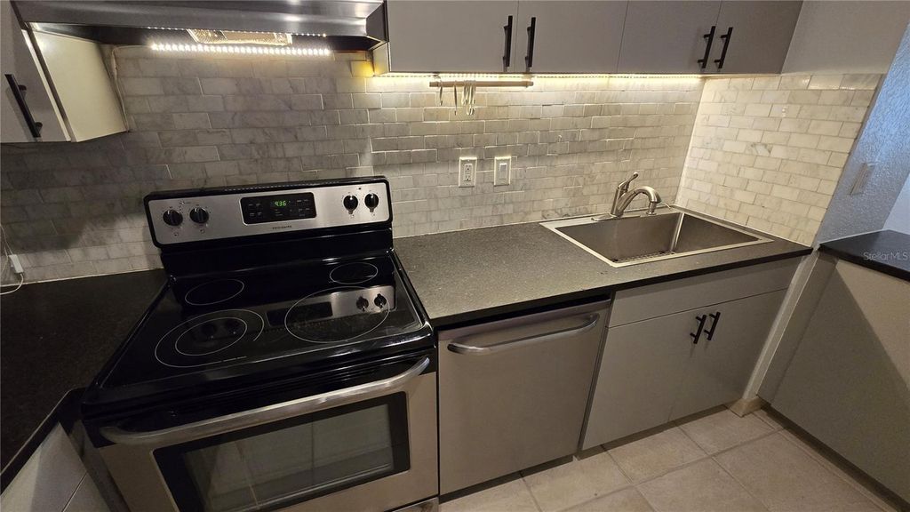 Image 7 of property listing at 520 S ARMENIA AVENUE 1238, Tampa, FL 33609