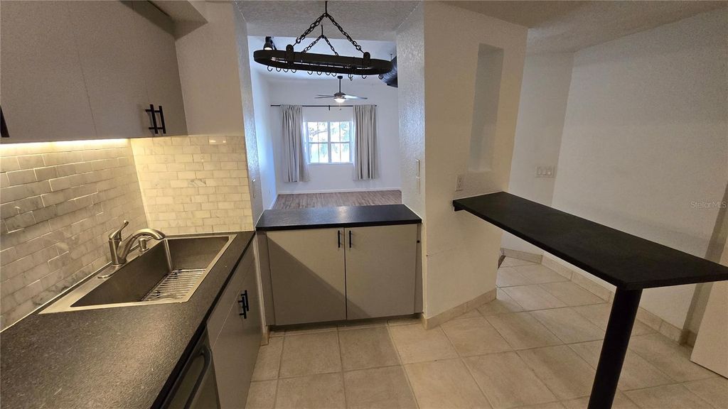 Image 8 of property listing at 520 S ARMENIA AVENUE 1238, Tampa, FL 33609