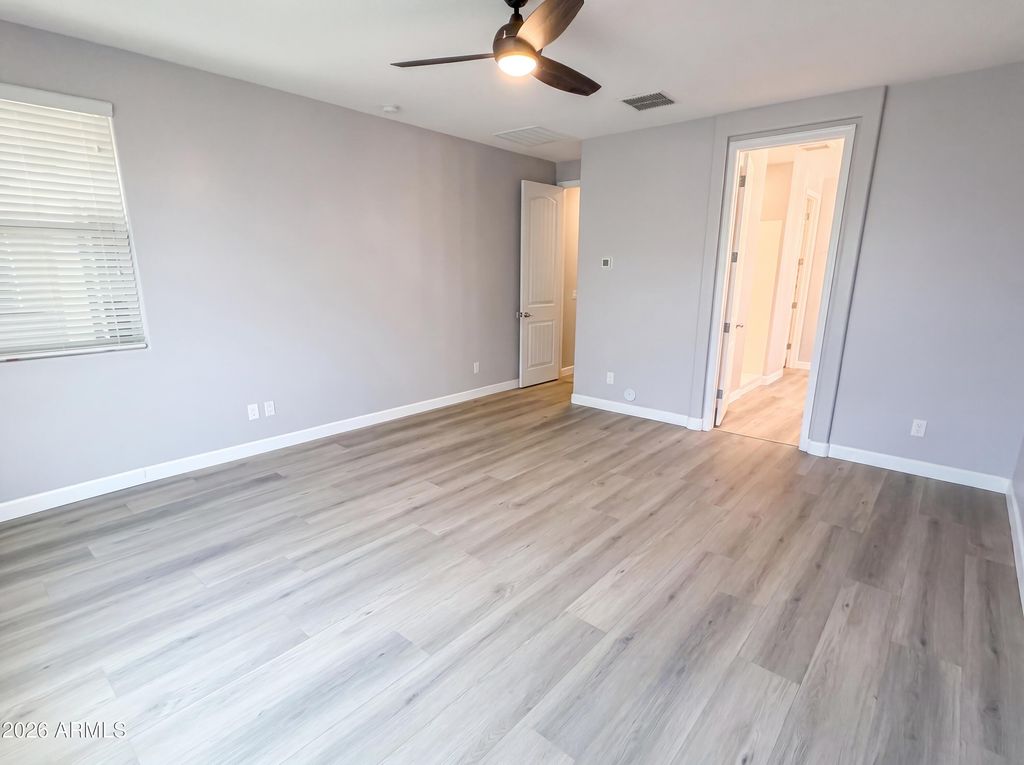 18840 W MERCER Lane, Surprise, AZ 85388 — photo 4