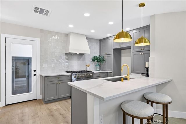 10553 Mcbroom Street, Sunland, CA 91040