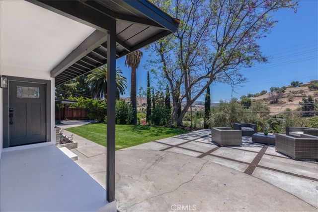 10553 Mcbroom Street, Sunland, CA 91040