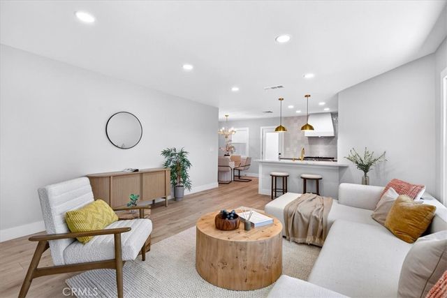 10553 Mcbroom Street, Sunland, CA 91040