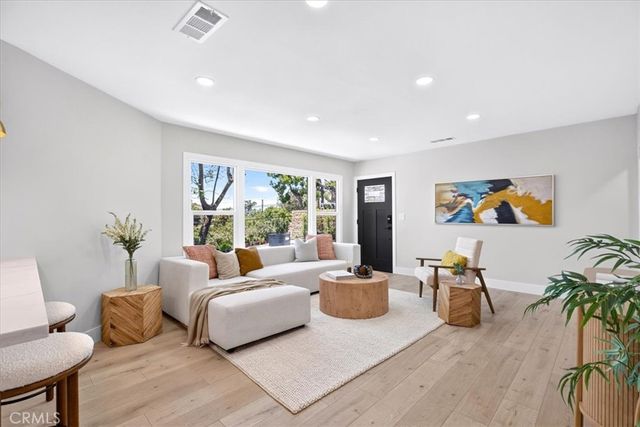 10553 Mcbroom Street, Sunland, CA 91040