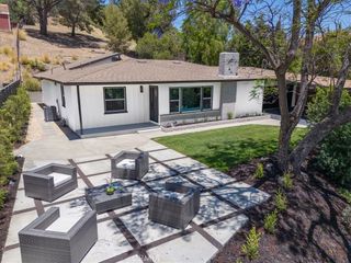 10553 Mcbroom Street, Sunland, CA 91040