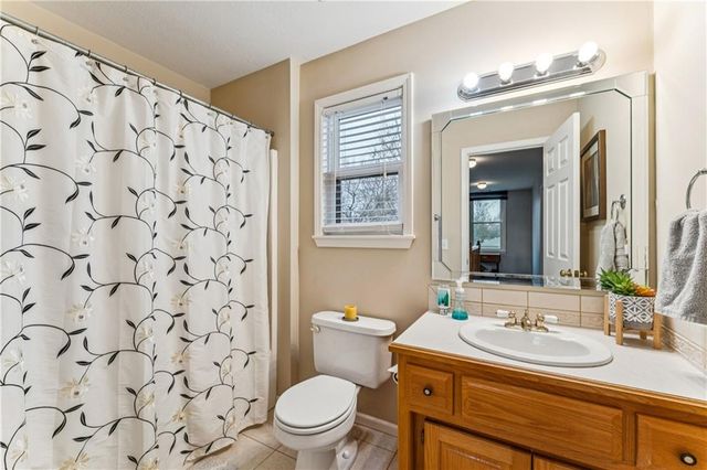 209 Hillside Drive, Baldwin City, KS 66006