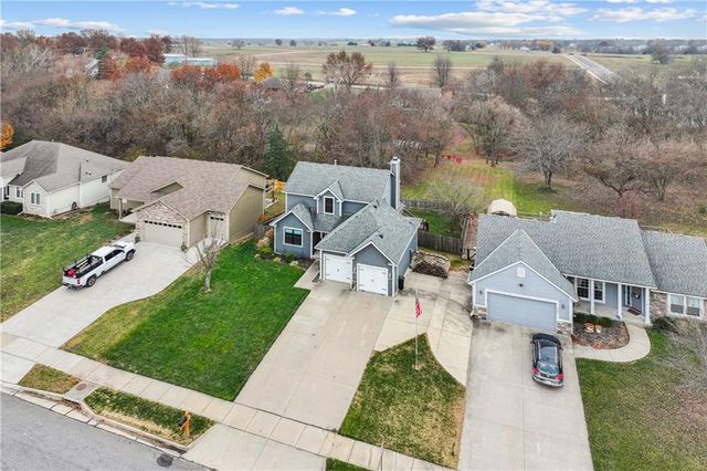 209 Hillside Drive, Baldwin City, KS 66006