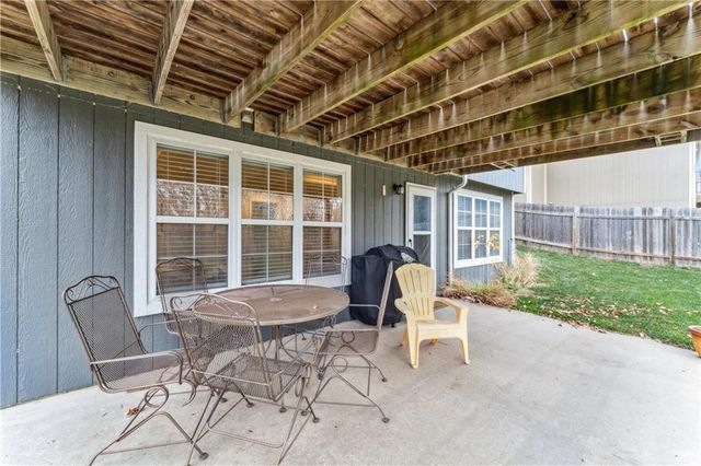 209 Hillside Drive, Baldwin City, KS 66006