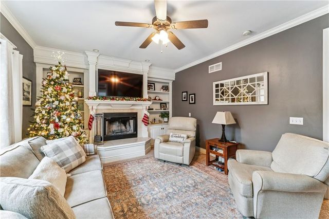 209 Hillside Drive, Baldwin City, KS 66006