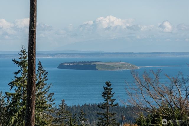 9999 Fawn Lane, Sequim, WA 98382