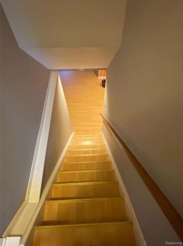 4867 Shell Court, Warren, MI 48091