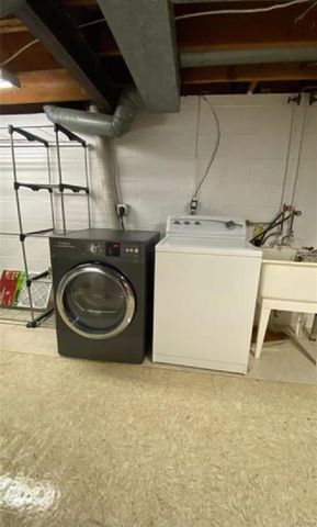 4867 Shell Court, Warren, MI 48091