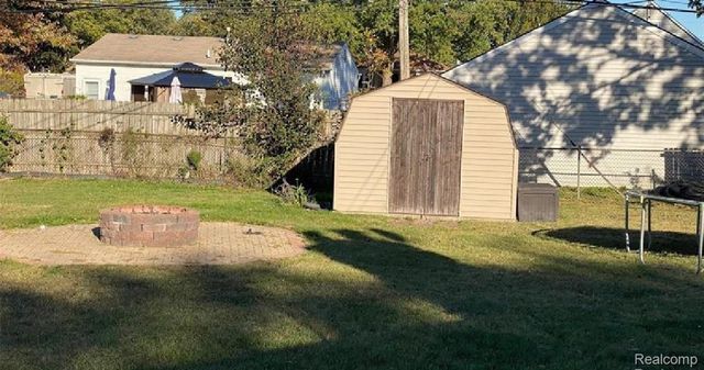 4867 Shell Court, Warren, MI 48091