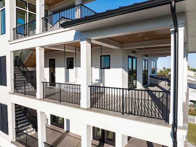 1107 Via Deluna Dr, Pensacola Beach, FL 32561