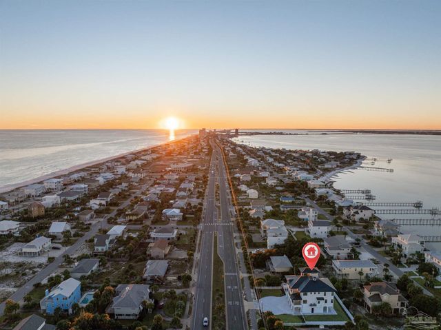 1107 Via Deluna Dr, Pensacola Beach, FL 32561