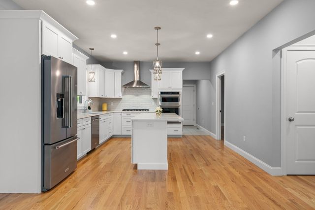 63 Locust St, Salisbury, MA 01952
