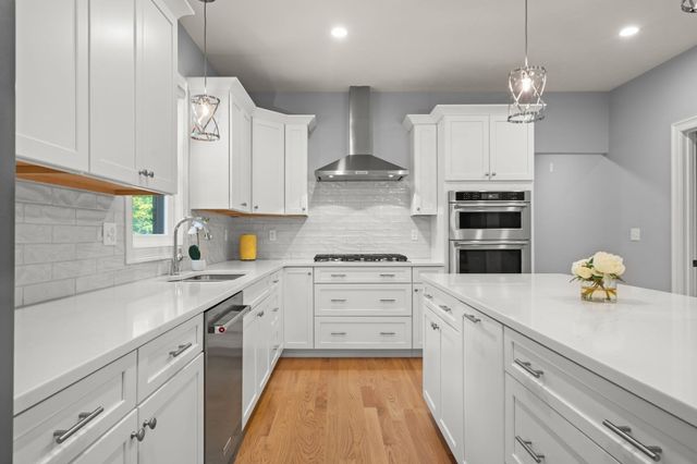 63 Locust St, Salisbury, MA 01952