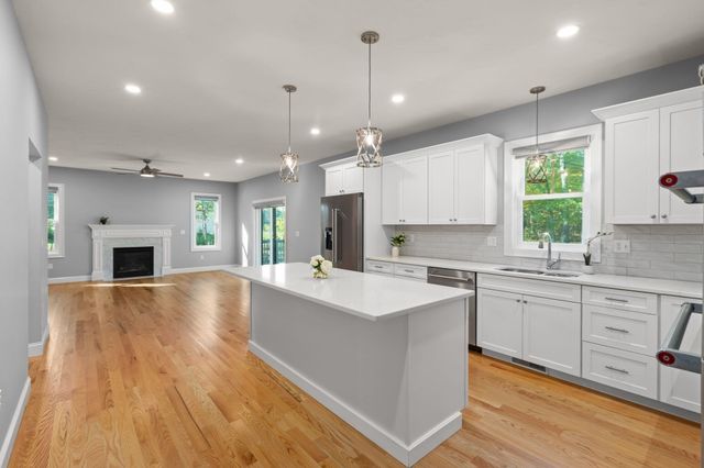 63 Locust St, Salisbury, MA 01952