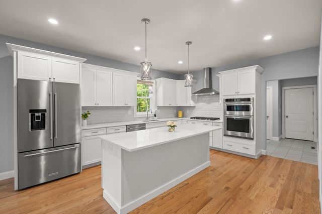 63 Locust St, Salisbury, MA 01952