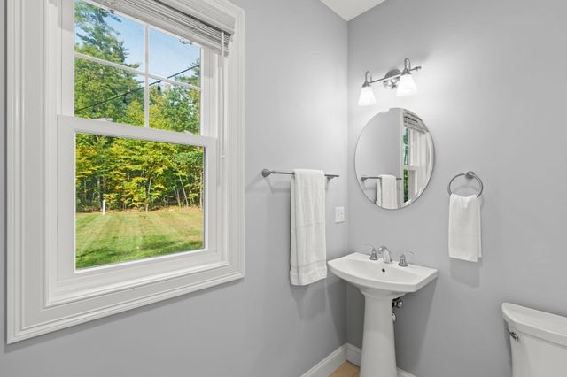 63 Locust St, Salisbury, MA 01952