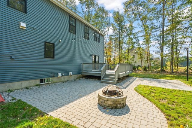 63 Locust St, Salisbury, MA 01952