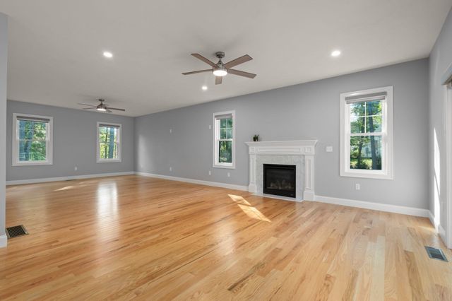 63 Locust St, Salisbury, MA 01952
