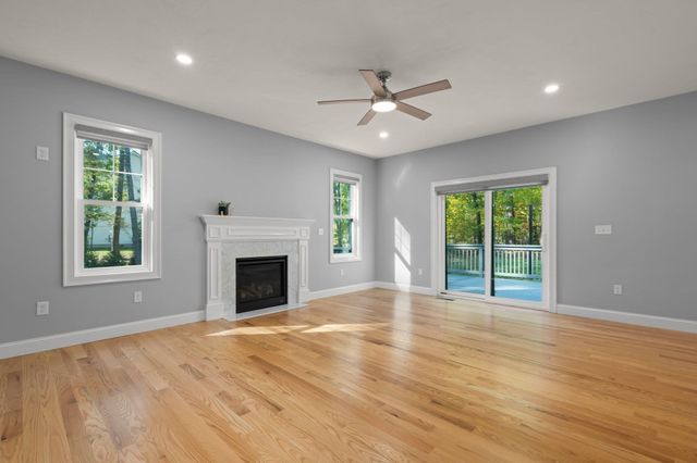 63 Locust St, Salisbury, MA 01952