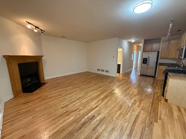 3349 N Clark Street 1SW, Chicago, IL 60657