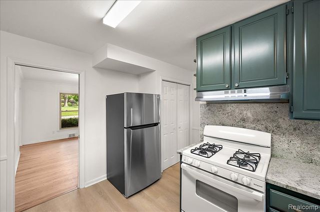 536 Rolling Rock Road, Bloomfield Hills, MI 48304