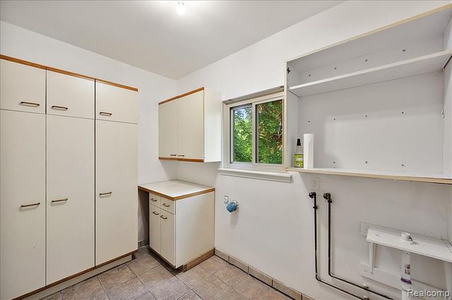 536 Rolling Rock Road, Bloomfield Hills, MI 48304