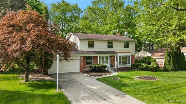536 Rolling Rock Road, Bloomfield Hills, MI 48304
