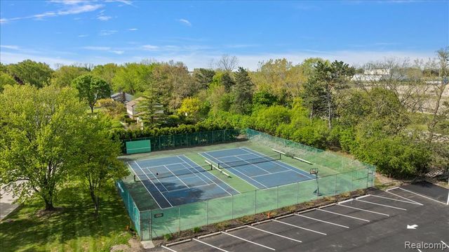 536 Rolling Rock Road, Bloomfield Hills, MI 48304