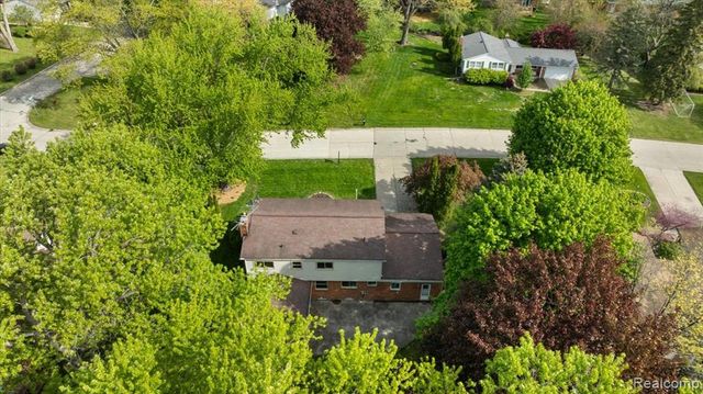 536 Rolling Rock Road, Bloomfield Hills, MI 48304