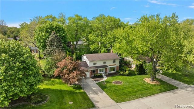 536 Rolling Rock Road, Bloomfield Hills, MI 48304