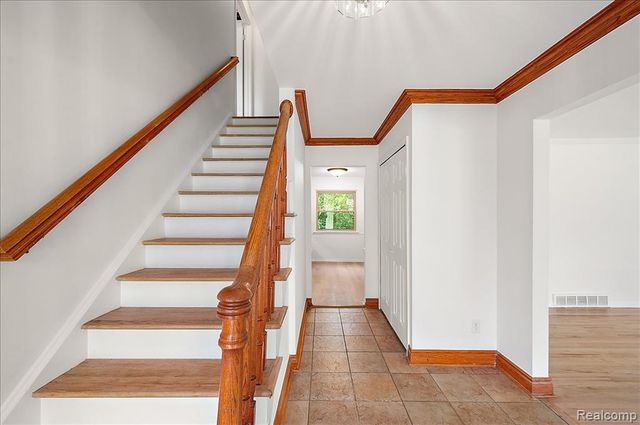 536 Rolling Rock Road, Bloomfield Hills, MI 48304