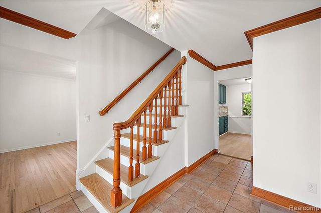 536 Rolling Rock Road, Bloomfield Hills, MI 48304