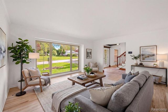 536 Rolling Rock Road, Bloomfield Hills, MI 48304