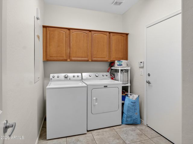 3713 W SAINT ANNE Avenue, Phoenix, AZ 85041