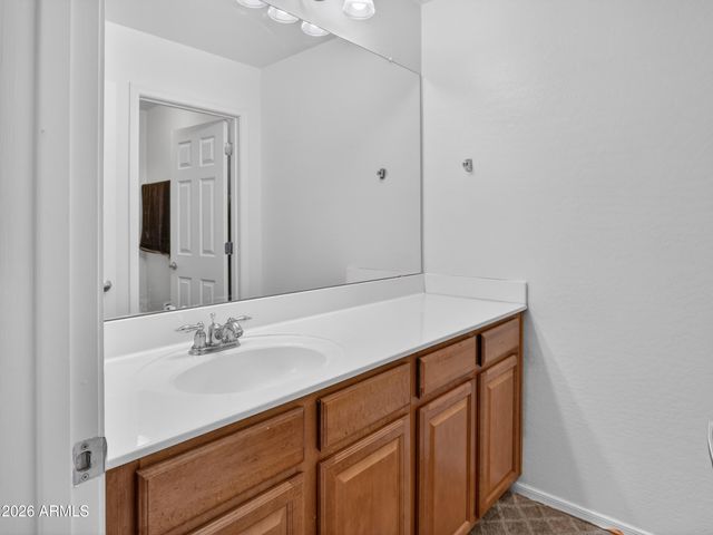3713 W SAINT ANNE Avenue, Phoenix, AZ 85041