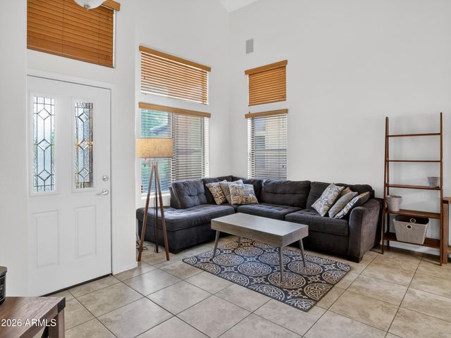 3713 W SAINT ANNE Avenue, Phoenix, AZ 85041