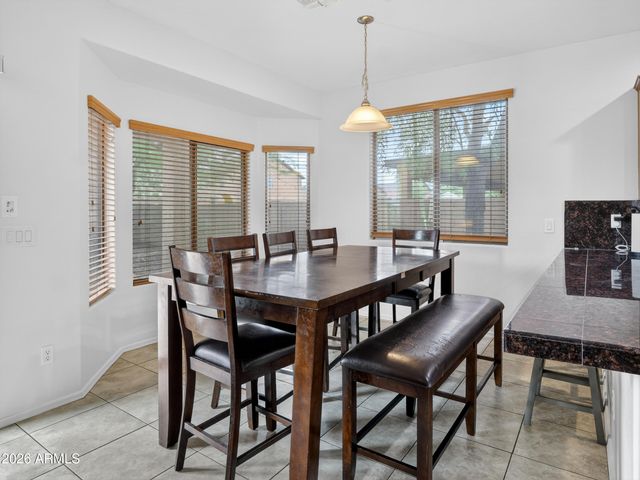 3713 W SAINT ANNE Avenue, Phoenix, AZ 85041