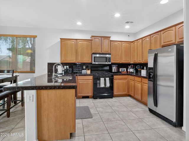 3713 W SAINT ANNE Avenue, Phoenix, AZ 85041